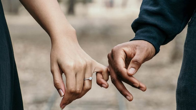 SWS: 18% of Filipinos have NO Love Life, an “all-time high”